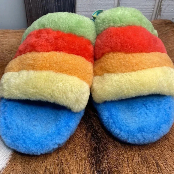 Womens UGG winter sandals size 5 chexk them out very nice thanks 🙏 - Picture 2 of 8